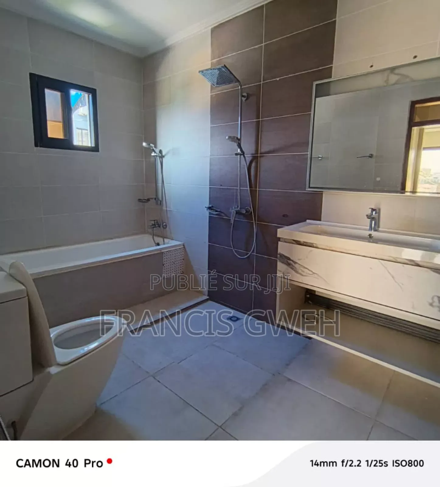 4chbre Duplex dans Francis Gweh, Cocody à Louer