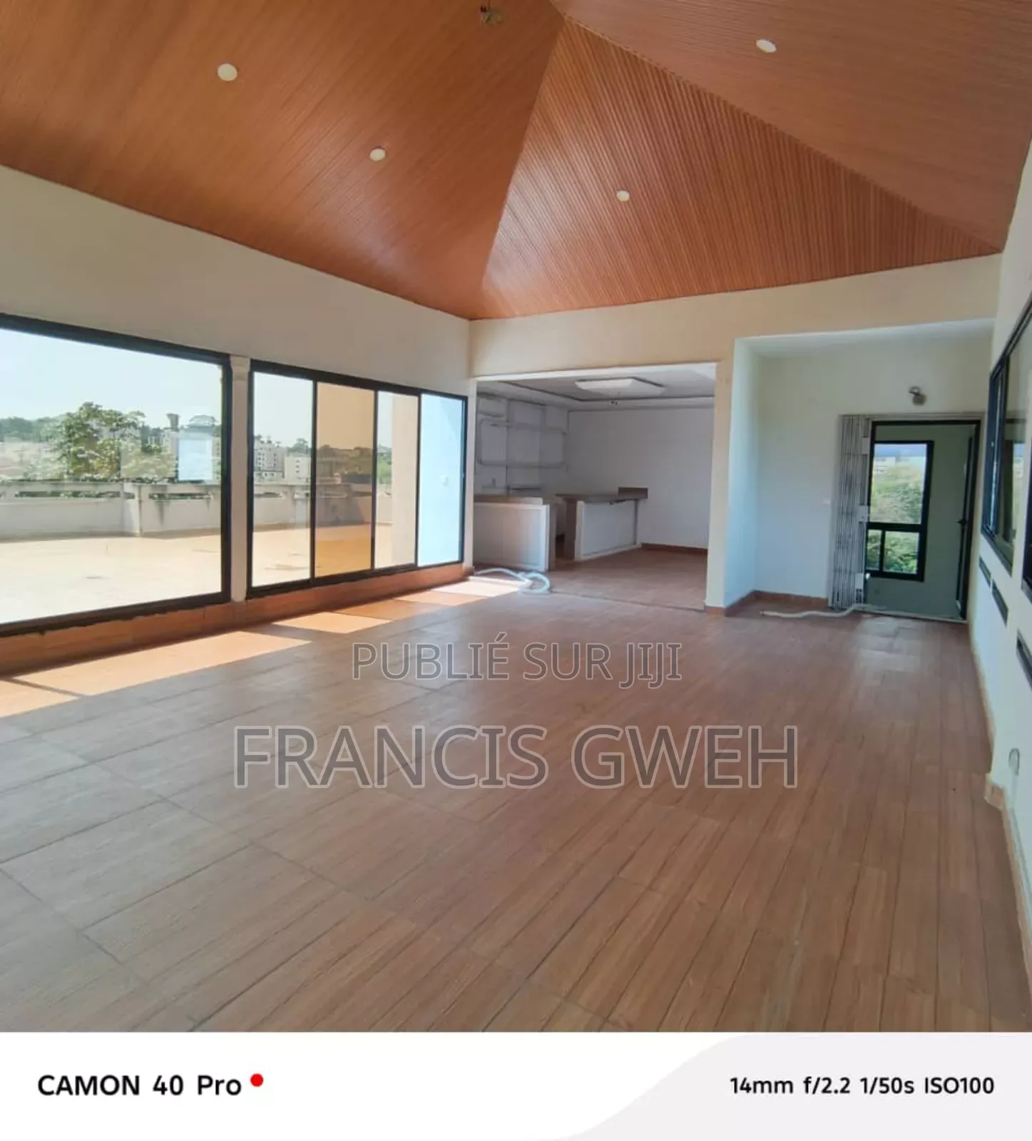 4chbre Duplex dans Francis Gweh, Cocody à Louer