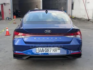 Hyundai Elantra 2022 Blue