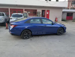Hyundai Elantra 2022 Blue