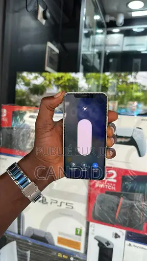 Apple iPhone 12 64 GB Rouge