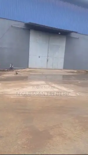 Entrepôt 1500m2 À Louer À Yopougon Zone Industrielle