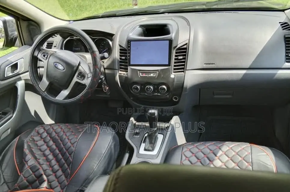 Ford Explorer XLT 4dr 4x4 (3.5L 6cyl 6A) 2013 Black