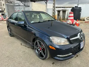 Mercedes-Benz C300 Luxury Sedan AWD (3.0L 6cyl 7A) 2009 Black