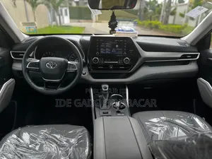 Toyota Highlander Limited 2021 Blue