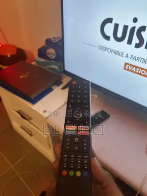Une Télévision À Vendre