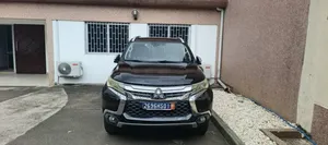 Mitsubishi Pajero Sport Exceed 2017 Blue