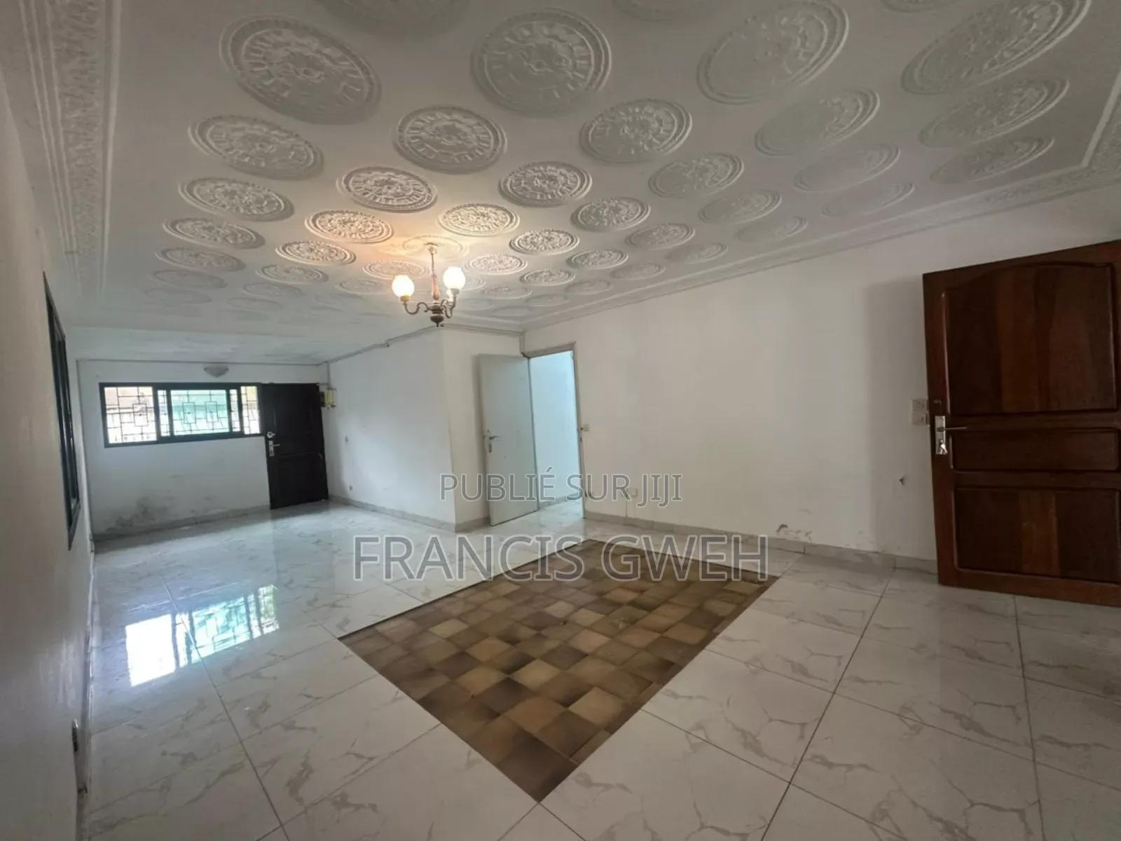 3chbre Villa dans Francis Gweh, Cocody à Louer