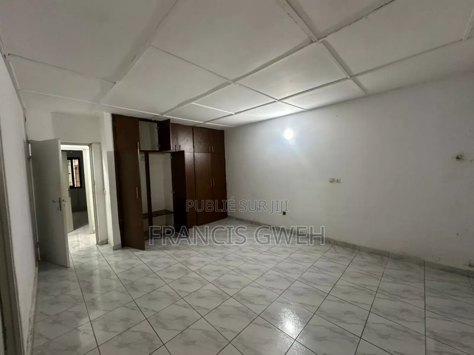 3chbre Villa dans Francis Gweh, Cocody à Louer