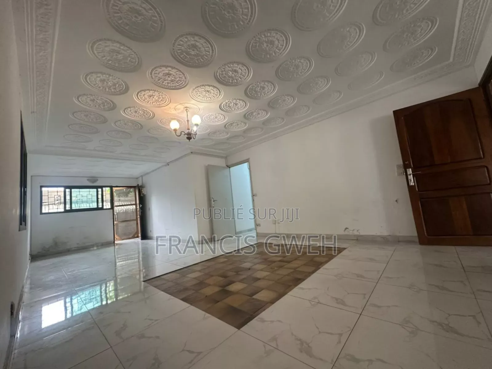 3chbre Villa dans Francis Gweh, Cocody à Louer