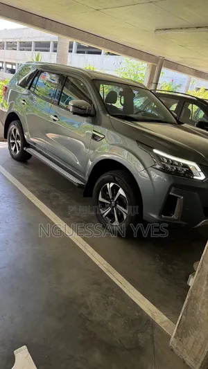Nissan Terrano 2022 Gris