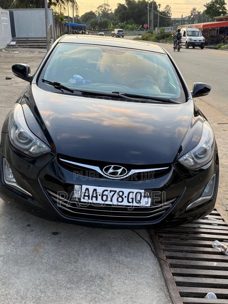 Hyundai Elantra Limited Sedan FWD (2.0L 4cyl 6A) 2017 Black