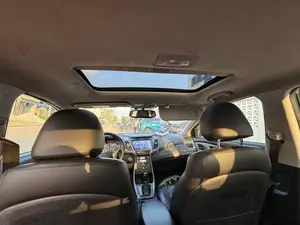 Hyundai Elantra Limited Sedan FWD (2.0L 4cyl 6A) 2017 Black