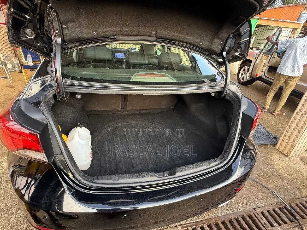 Hyundai Elantra Limited Sedan FWD (2.0L 4cyl 6A) 2017 Black