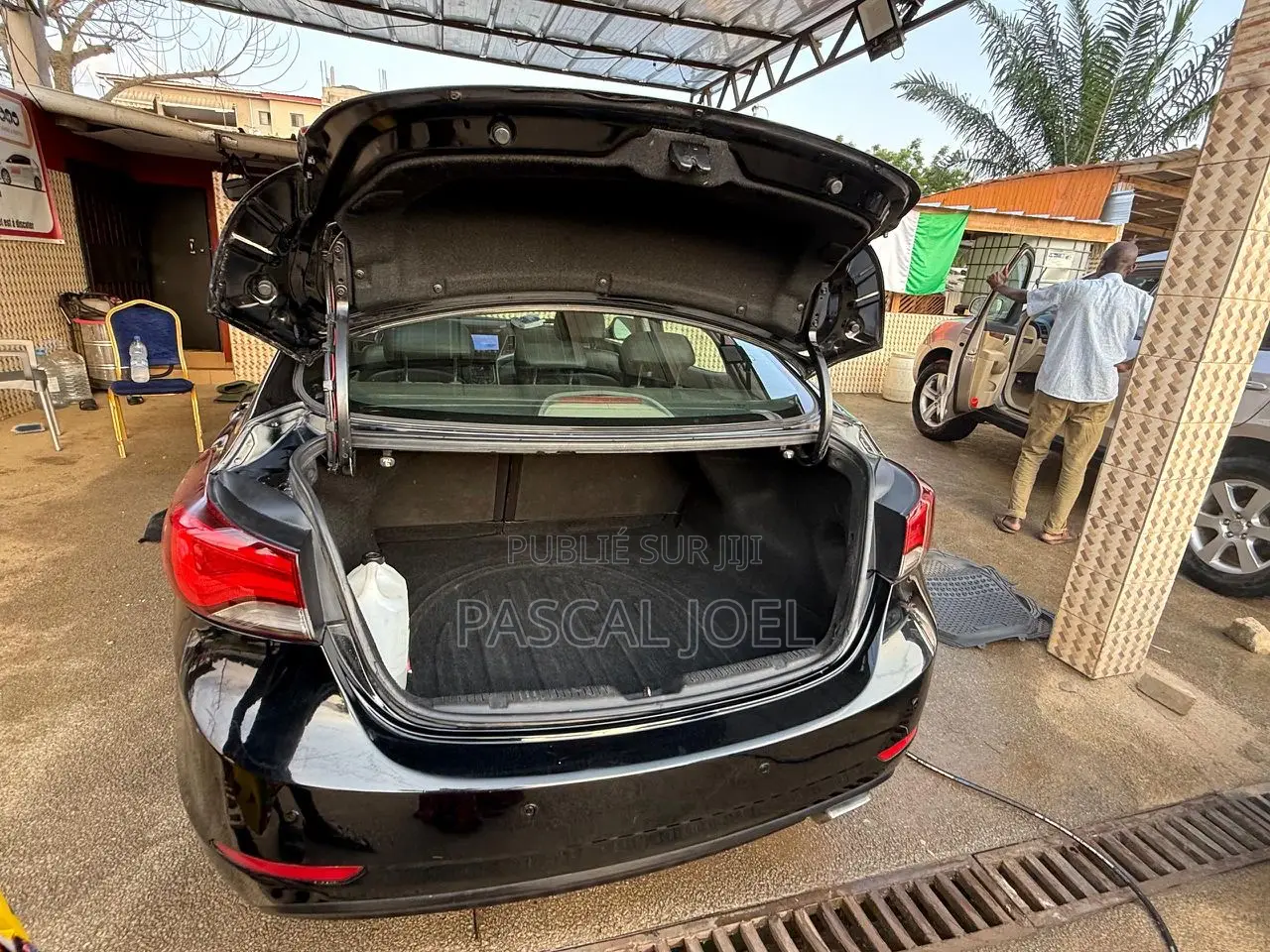 Hyundai Elantra Limited Sedan FWD (2.0L 4cyl 6A) 2017 Black