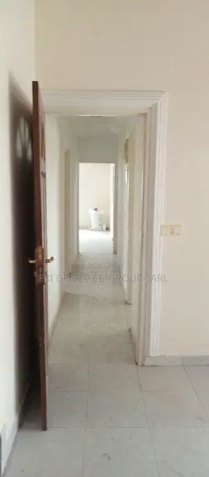 Villa 04pieces +01 Dépendante, 150 Millions