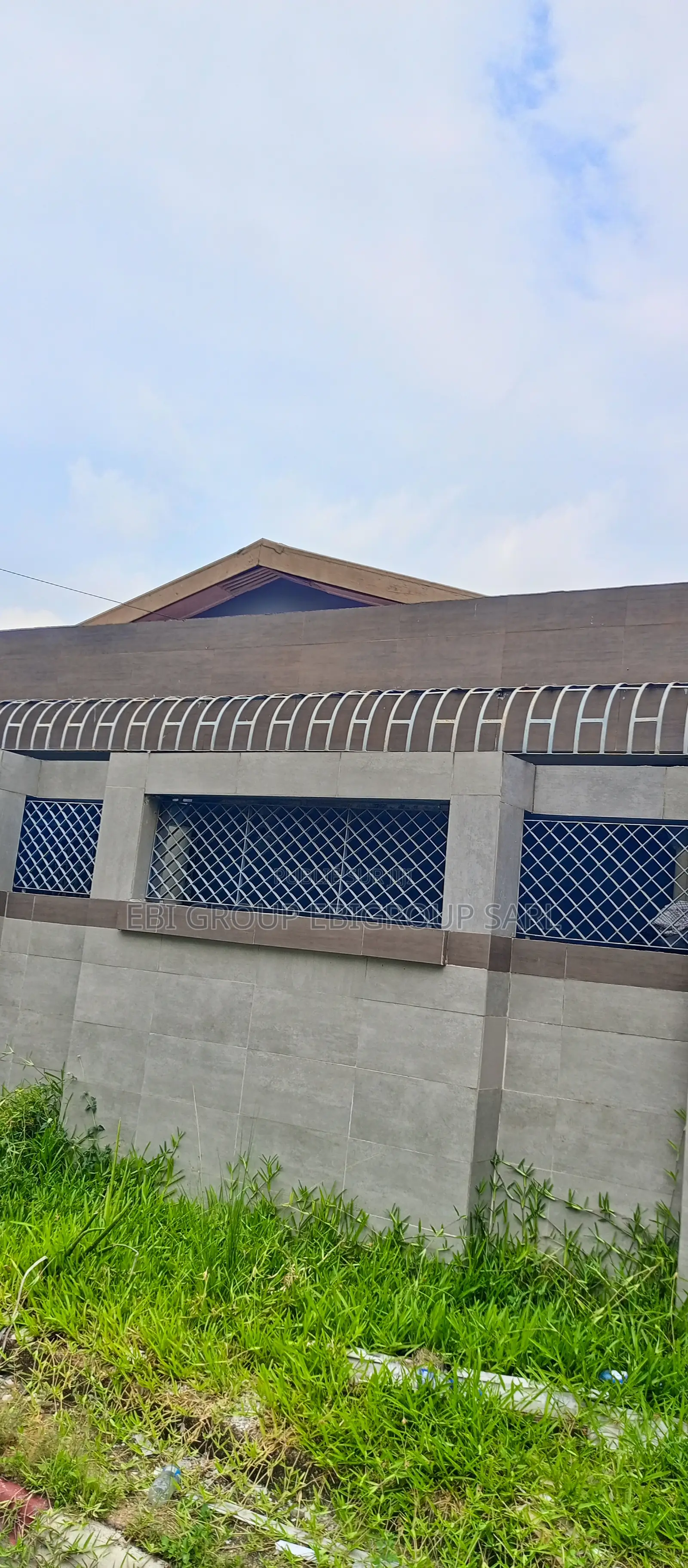 Villa 04pieces +01 Dépendante, 150 Millions