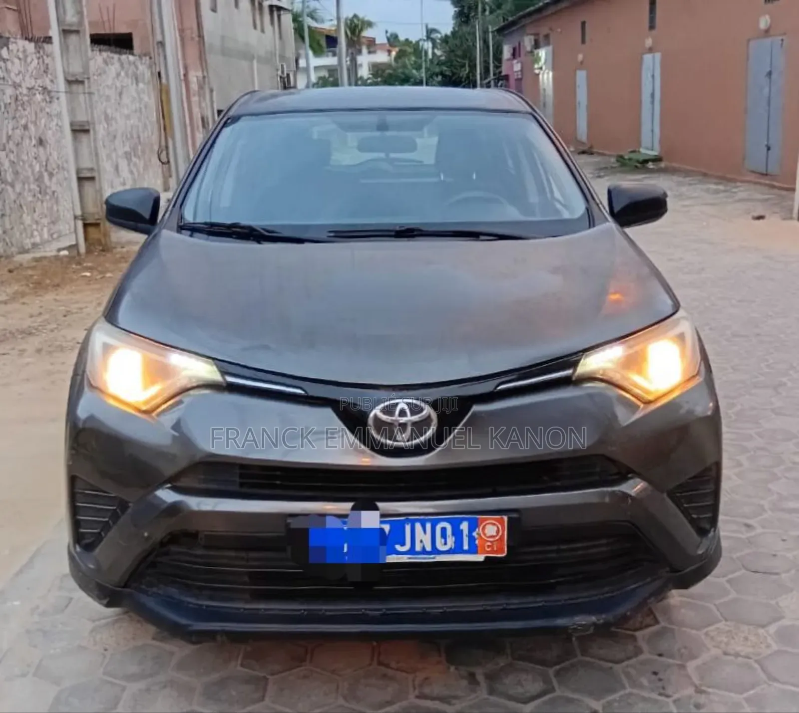 Toyota RAV4 LE 4dr SUV AWD (2.5L 4cyl 6A) 2018 Gris