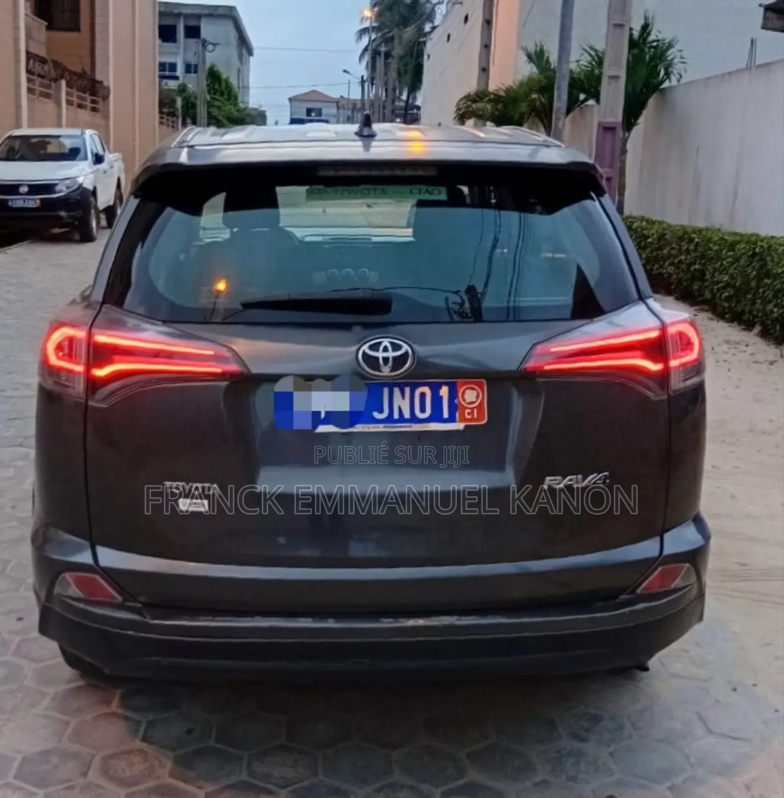 Toyota RAV4 LE 4dr SUV AWD (2.5L 4cyl 6A) 2018 Gris