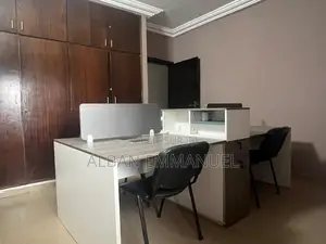 Sous-Location : Villa Configurée en Open Space – 7 Bureaux Disponibles