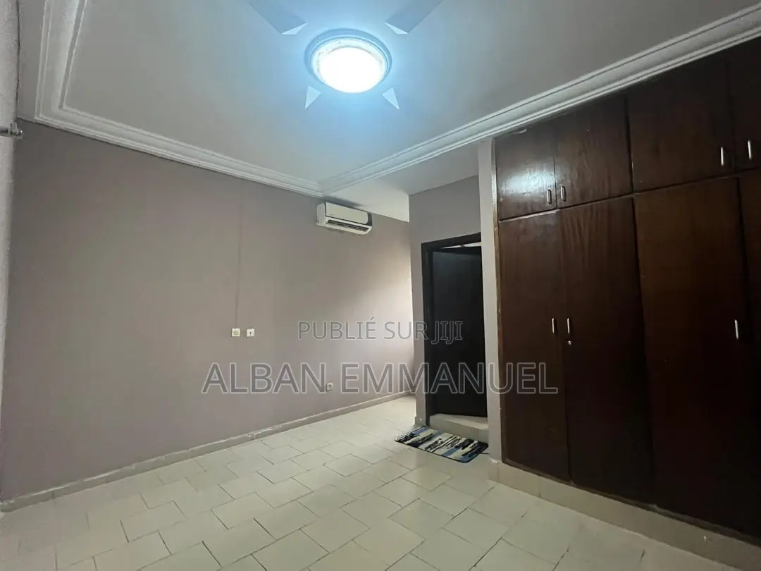 Sous-Location : Villa Configurée en Open Space – 7 Bureaux Disponibles