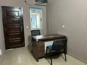 Sous-Location : Villa Configurée en Open Space – 7 Bureaux Disponibles