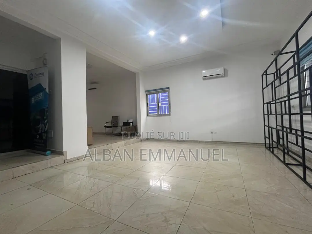 Sous-Location : Villa Configurée en Open Space – 7 Bureaux Disponibles