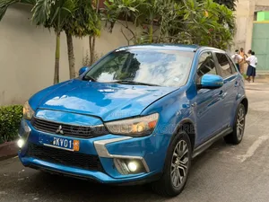 Mitsubishi Outlander 2018 Blue