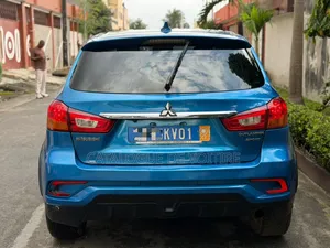 Mitsubishi Outlander 2018 Blue