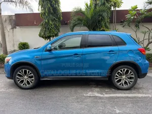 Mitsubishi Outlander 2018 Blue