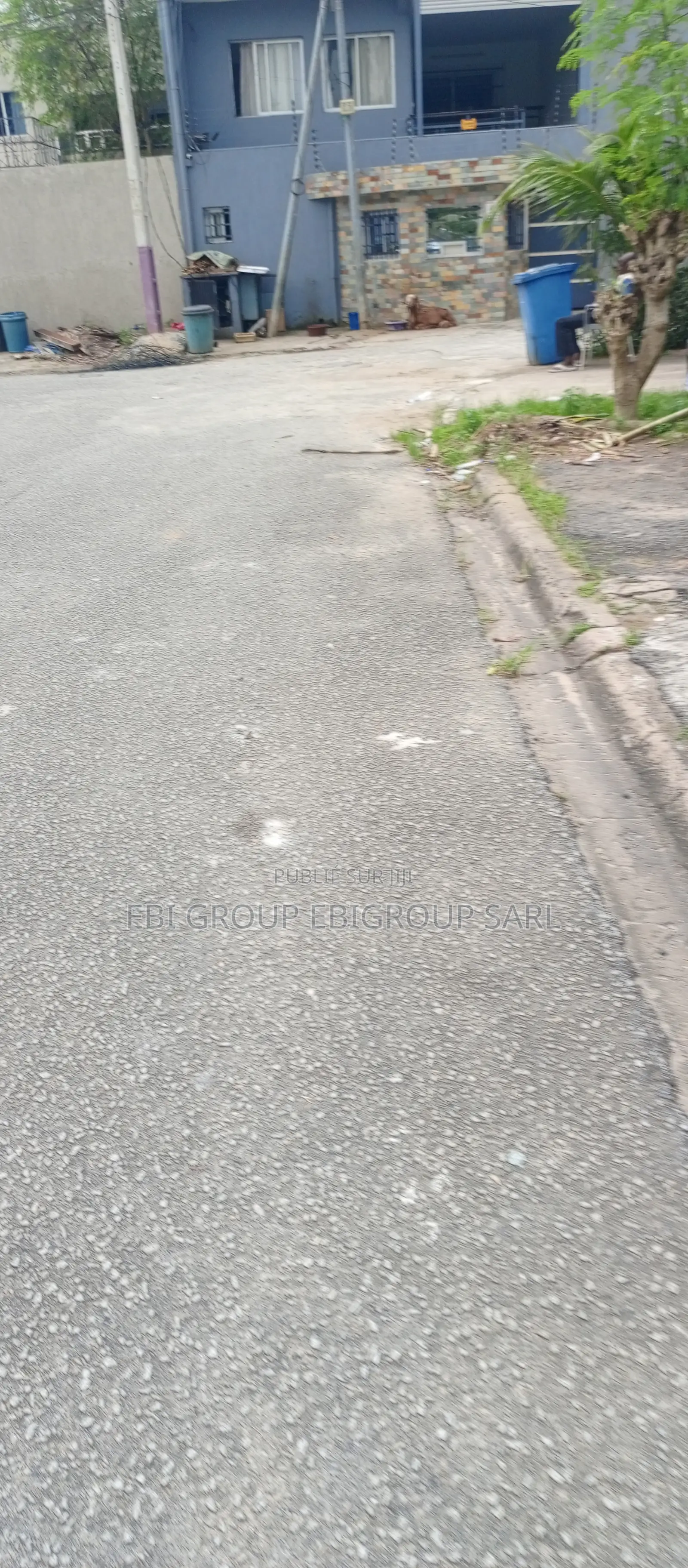 Terrain 1434 M2 en Bordure De BLD Vallon 450 Milions