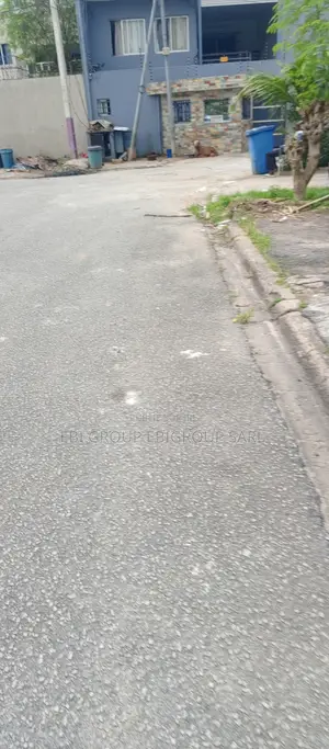 Terrain 1434 M2 en Bordure De BLD Vallon 450 Milions