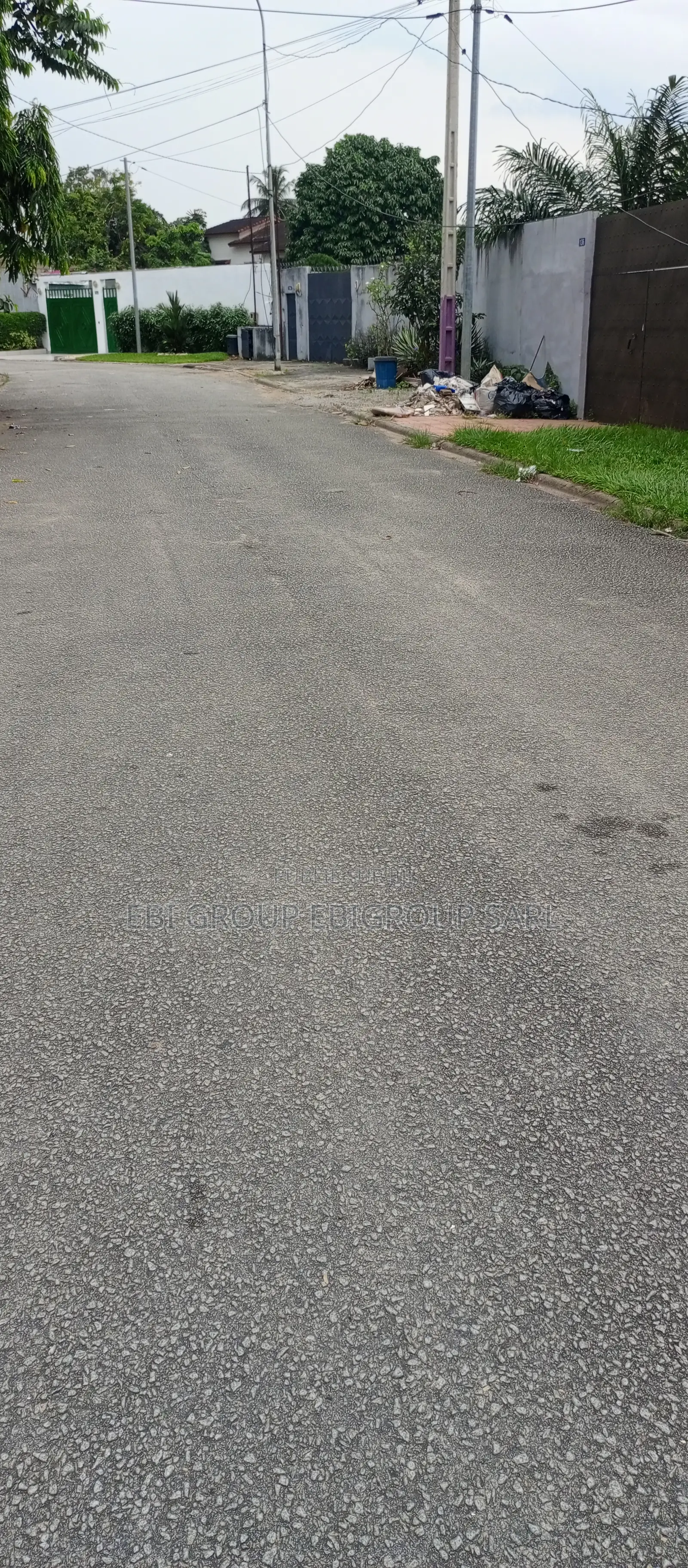 Terrain 1434 M2 en Bordure De BLD Vallon 450 Milions