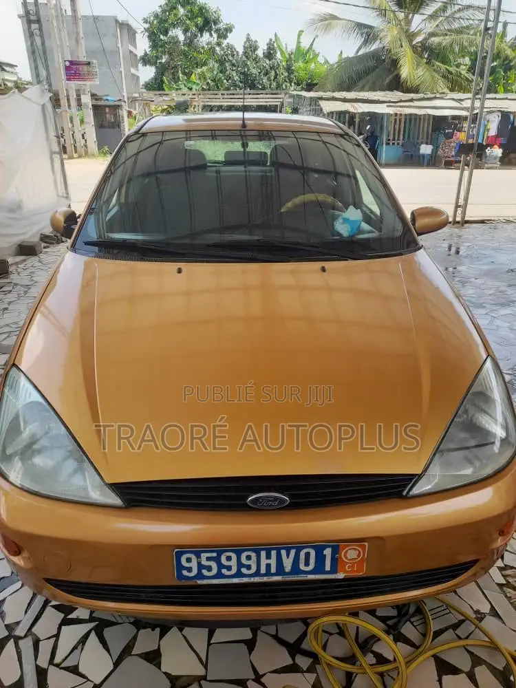 Ford Focus 1.6 1999 Doré