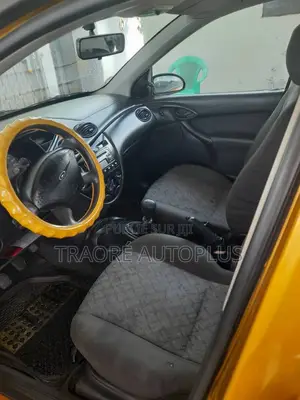 Ford Focus 1.6 1999 Doré