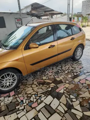 Ford Focus 1.6 1999 Doré