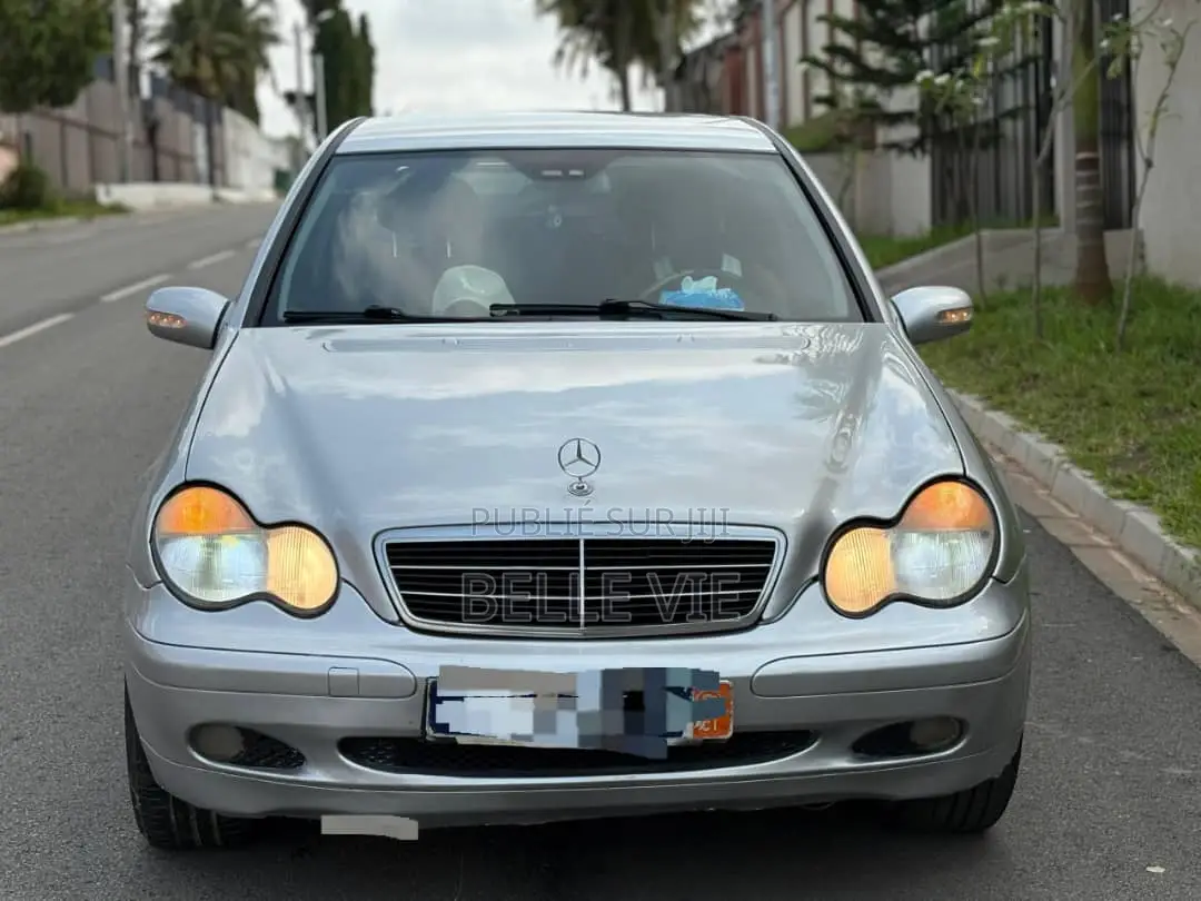 Mercedes-Benz C200 2002 Gris