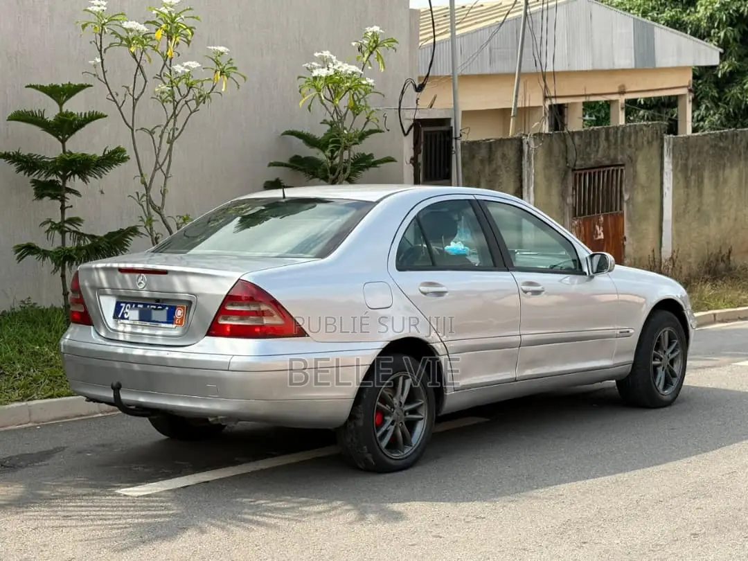 Mercedes-Benz C200 2002 Gris