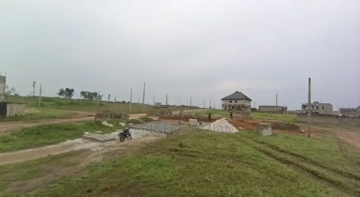 Terrain en Vente À Songon