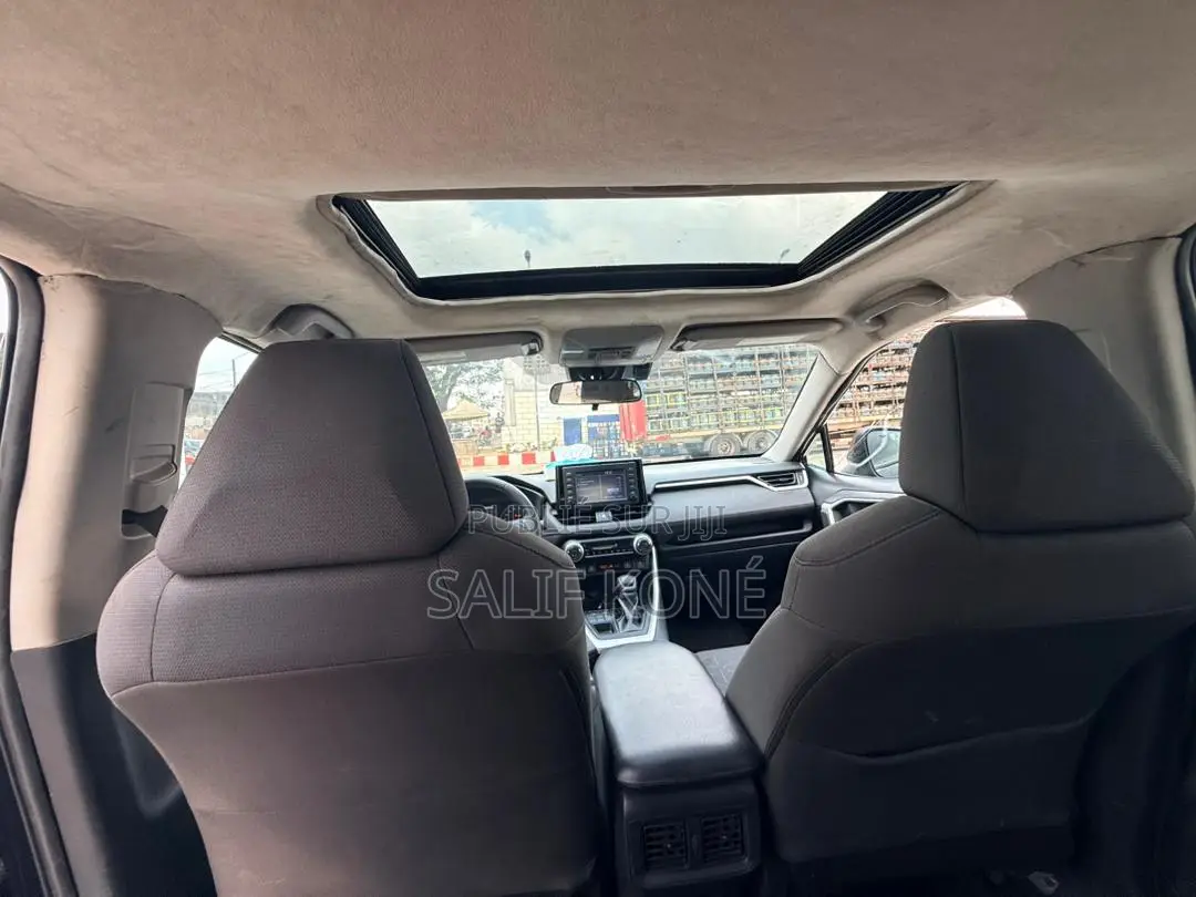 Toyota RAV4 2022 Blue