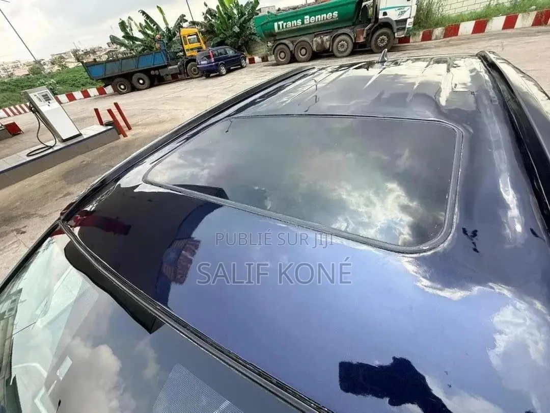 Toyota RAV4 2022 Blue