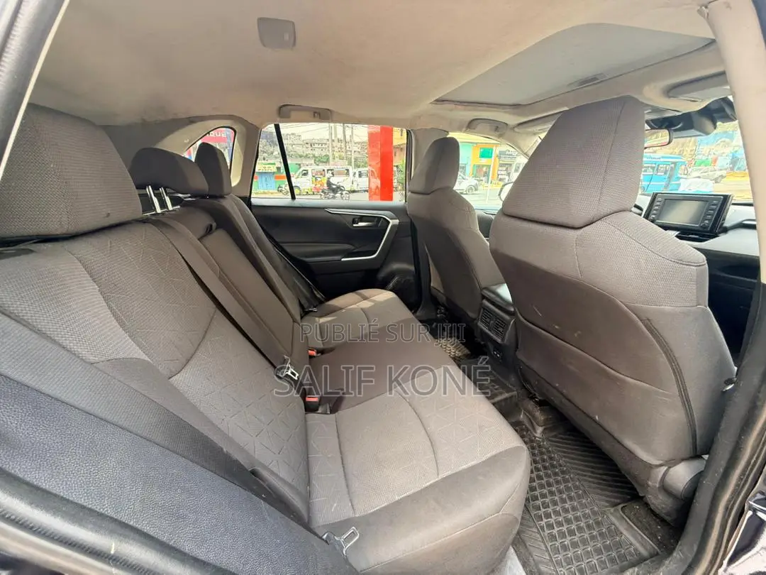 Toyota RAV4 2022 Blue