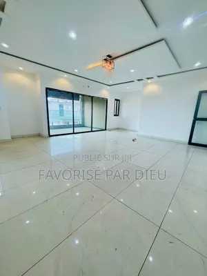 3chbre Appartement dans Cocody à Louer