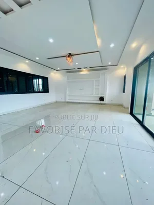 3chbre Appartement dans Cocody à Louer