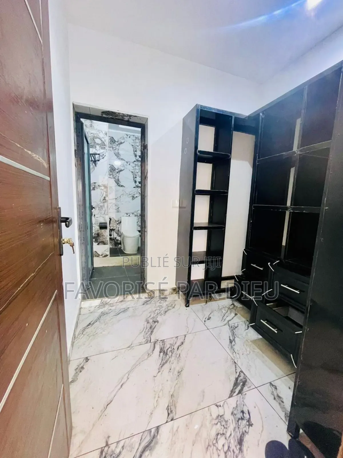 3chbre Appartement dans Cocody à Louer