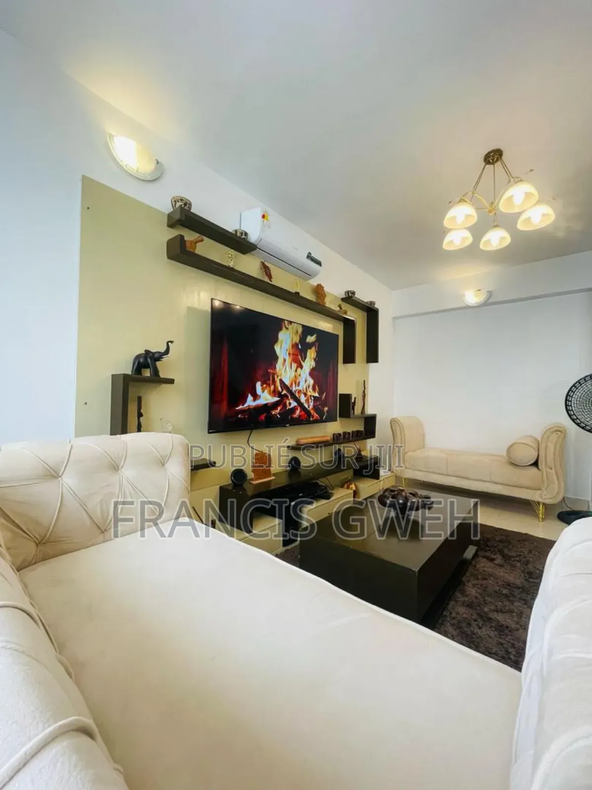 Furnished 3chbre Appartement dans Francis Gweh, Cocody à Louer