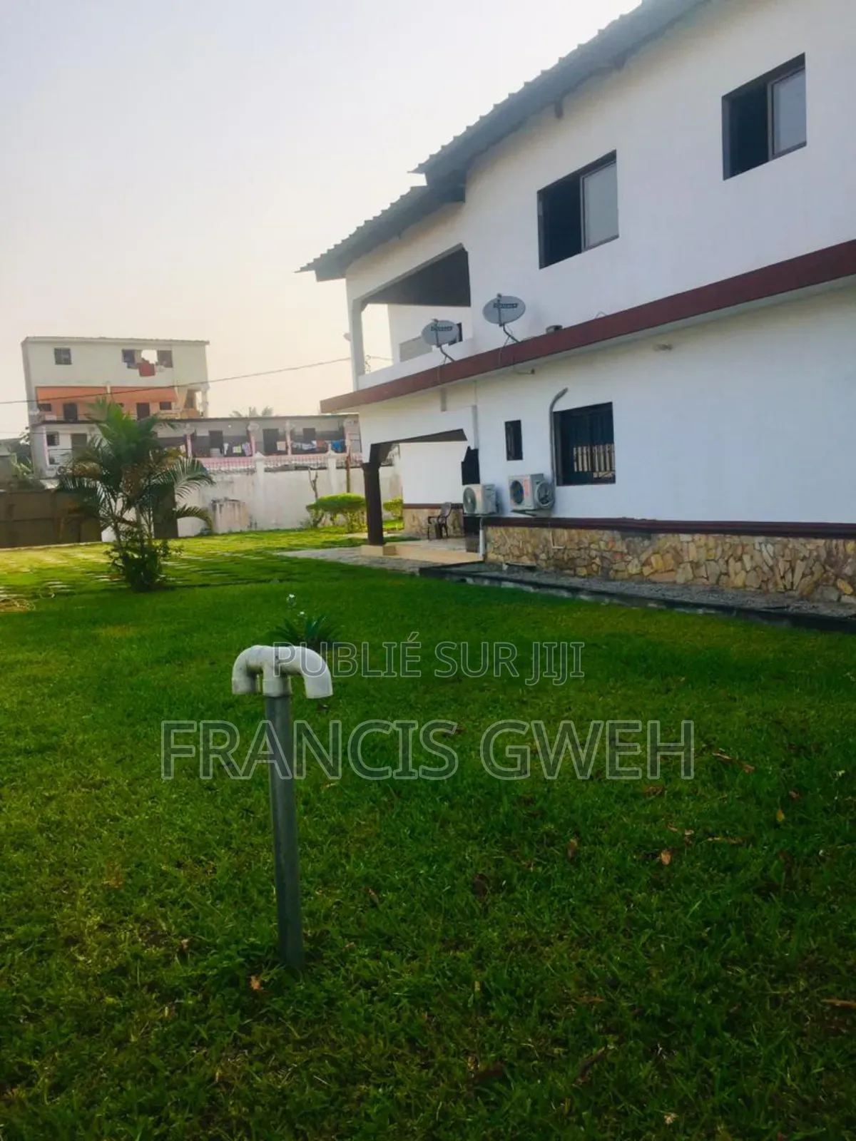 Furnished 4chbre Duplex dans Francis Gweh, Cocody à Louer