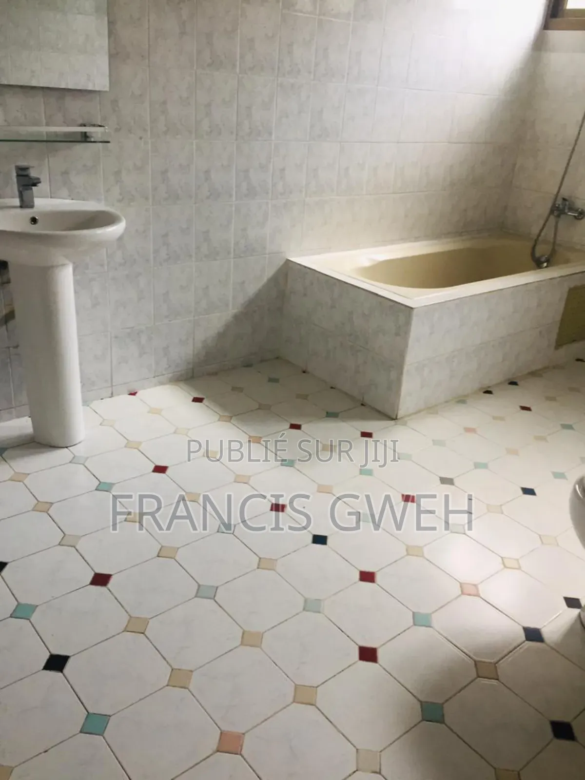 Furnished 4chbre Duplex dans Francis Gweh, Cocody à Louer