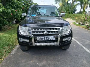 Mitsubishi Pajero 2020 Black