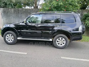Mitsubishi Pajero 2020 Black